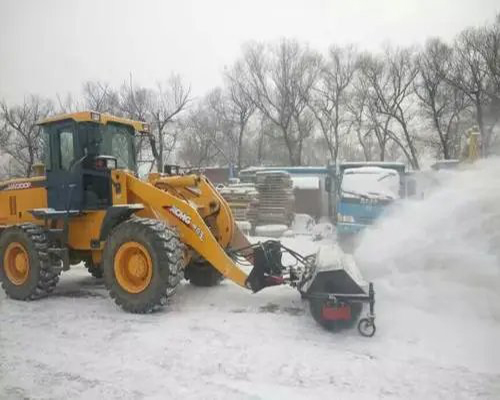 滾刷掃雪機除雪滾刷的安裝和拆卸